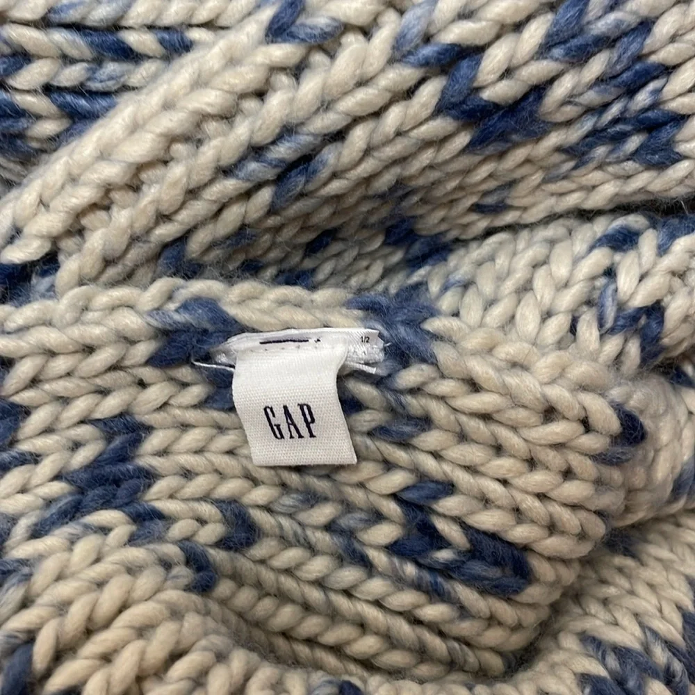 Gap Scarf - Picture 2 of 3